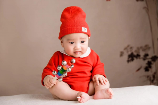 甘肃宝宝几个月戴银手镯好 甘肃宝宝几个月戴银手镯好